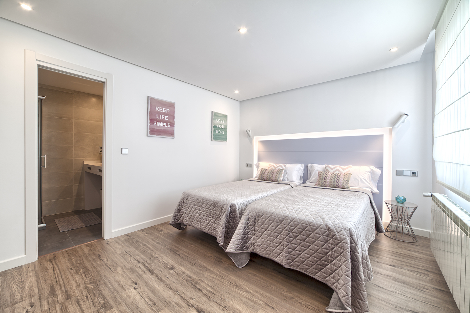 5 habitacions dobles, piscina privada, WiFi, Netflix. Vistes increïbles a la muntanya de la Concha