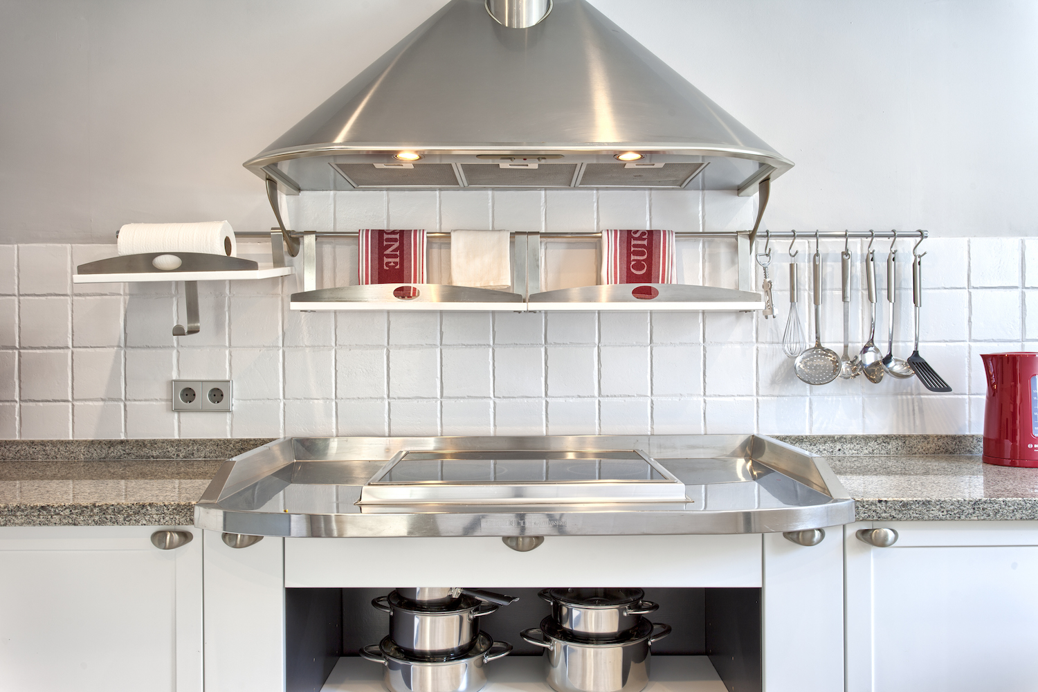 5 habitacions dobles, piscina privada, WiFi, Netflix. Vistes increïbles a la muntanya de la Concha