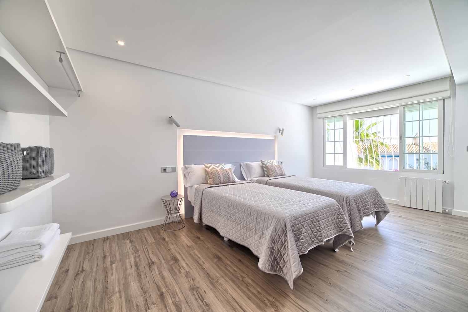 5 habitacions dobles, piscina privada, WiFi, Netflix. Vistes increïbles a la muntanya de la Concha