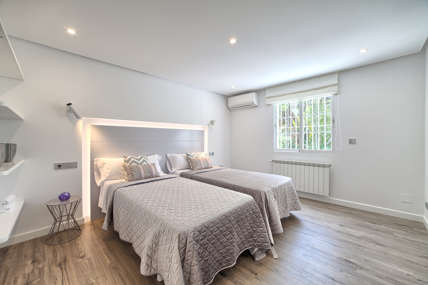 5 habitacions dobles, piscina privada, WiFi, Netflix. Vistes increïbles a la muntanya de la Concha