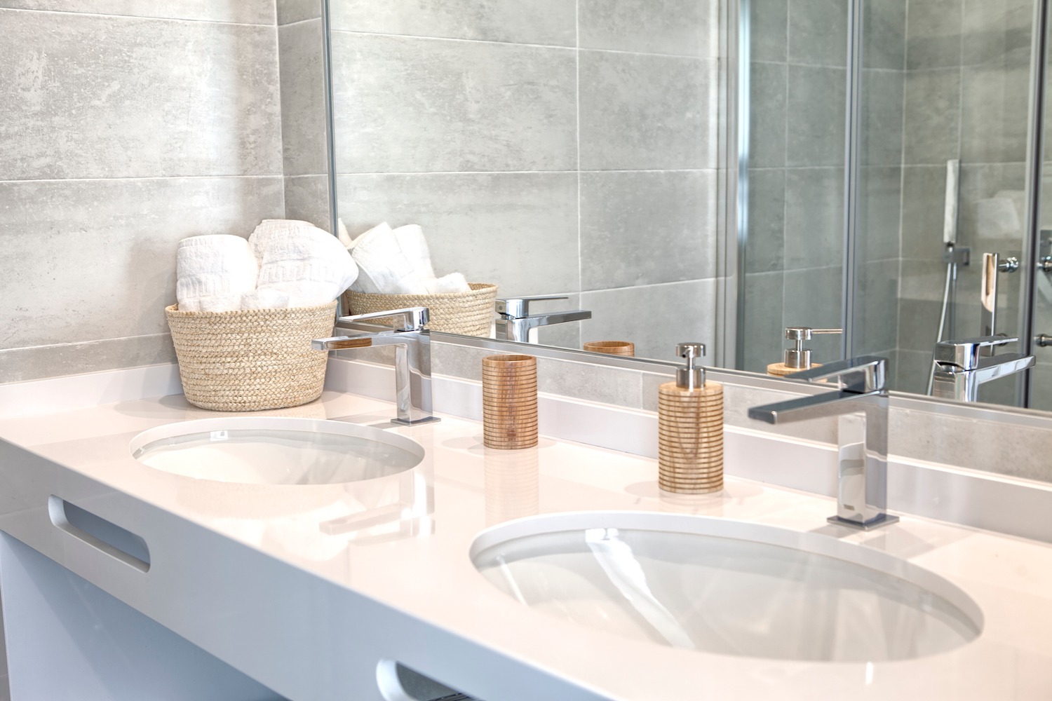 5 habitacions dobles, piscina privada, WiFi, Netflix. Vistes increïbles a la muntanya de la Concha