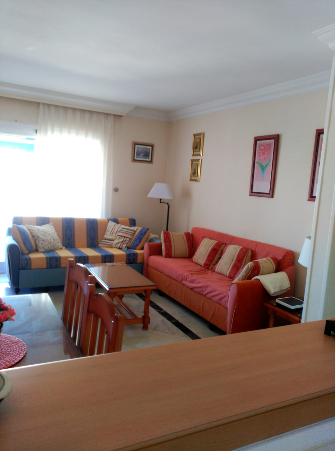 Steps from the beach and all kinds of services and entertainment. Fifth floor 2 bedrooms. Puerto Banus