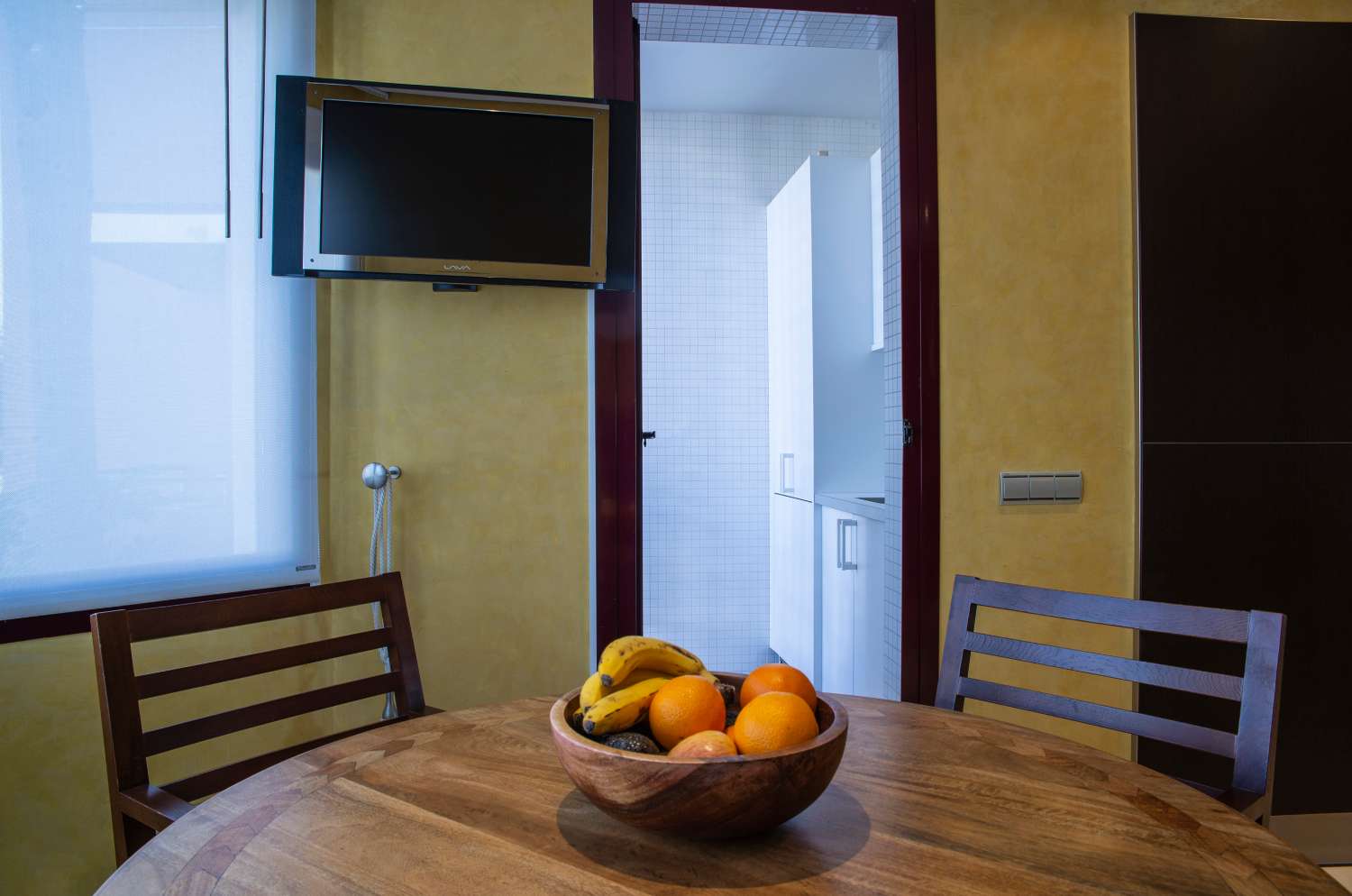 Access to the beach, large apartment of 224 m2 built, 2 garages and 2 storage rooms. Absorbing views!