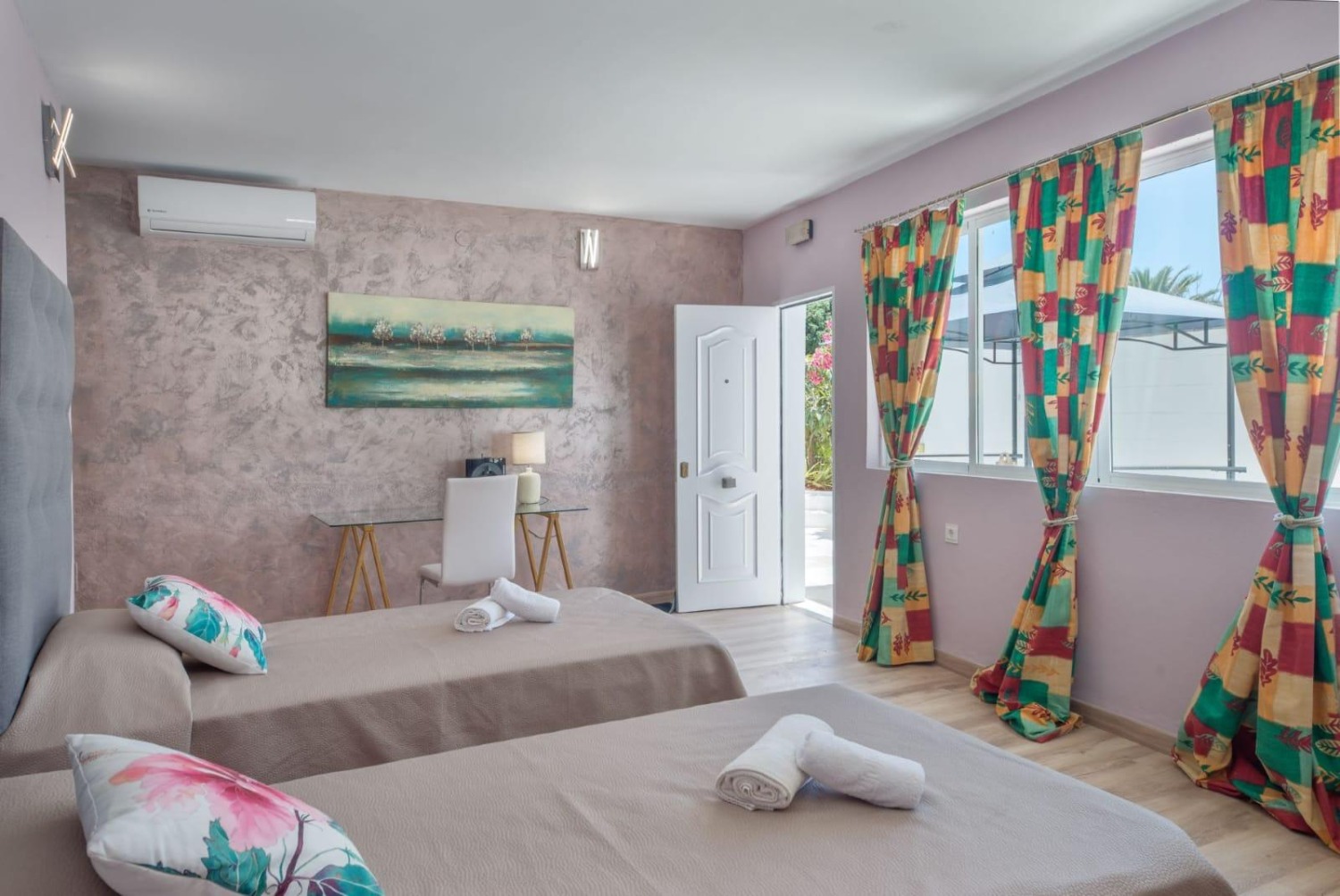 9 double bedrooms - 7 bathrooms - Sleeps up to 20 people - Marbella East