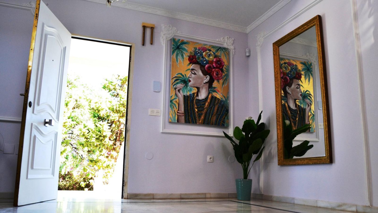 9 double bedrooms - 7 bathrooms - Sleeps up to 20 people - Marbella East