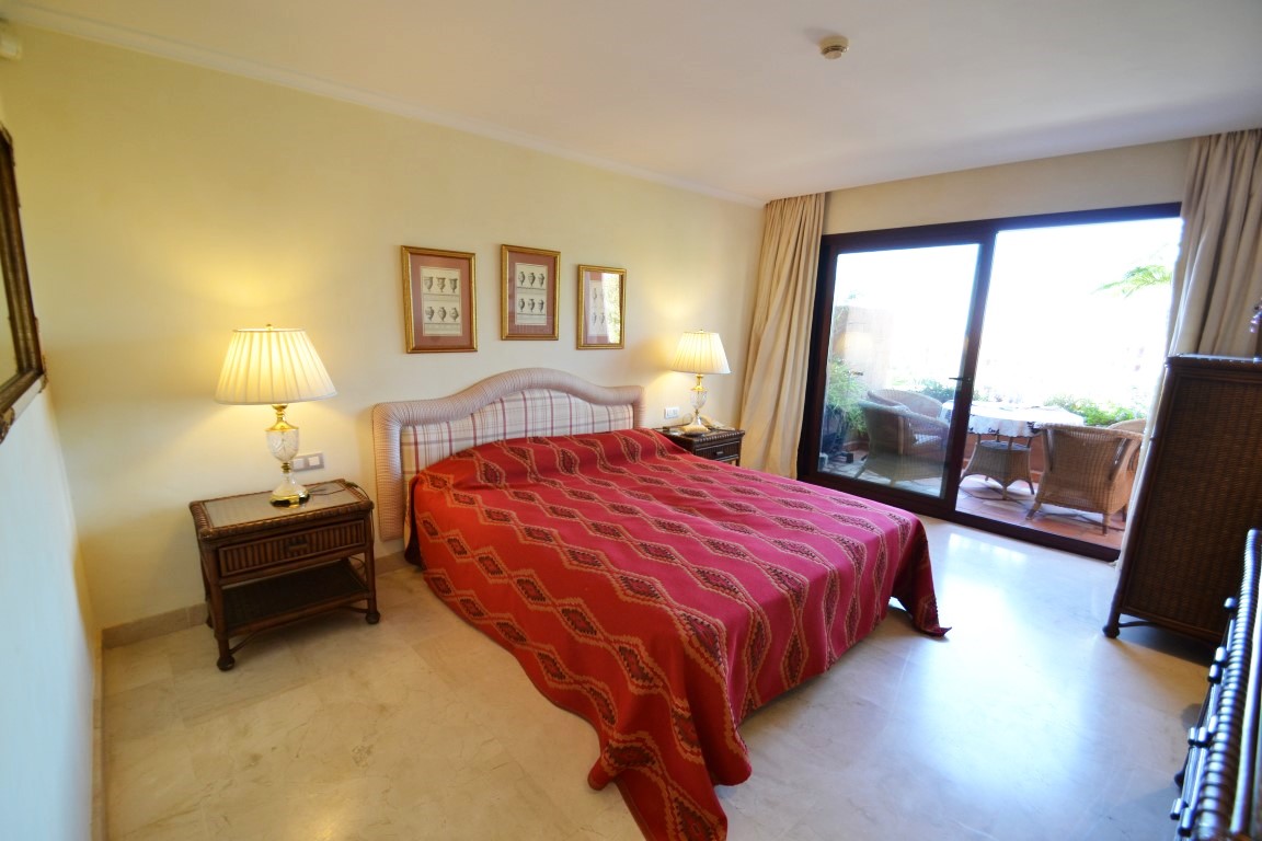 غرفة نوم في السطر الأول من الشاطئ، Estepona