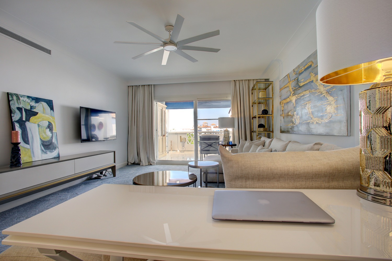 Playas del Duque apartamento de 3 dormitorios más habitación de servicio