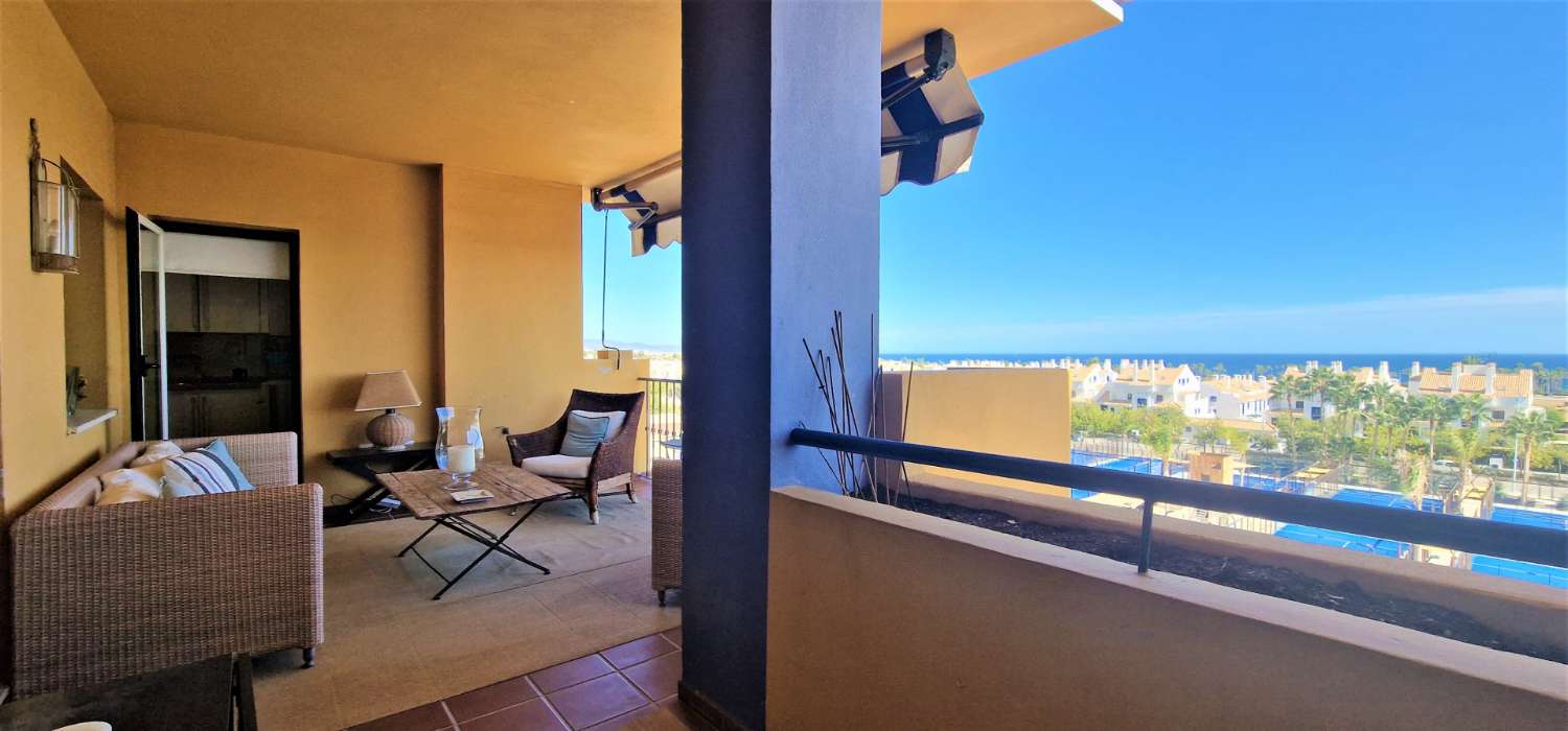 Location. Amazing south facing 3 bedrooms with sea views.