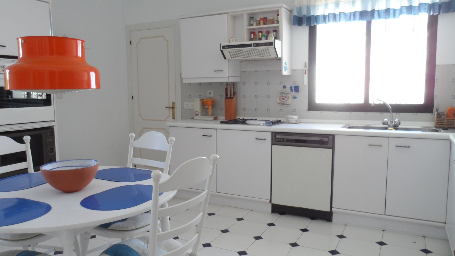 Вілла на продаж в Guadalmina Alta (Marbella)