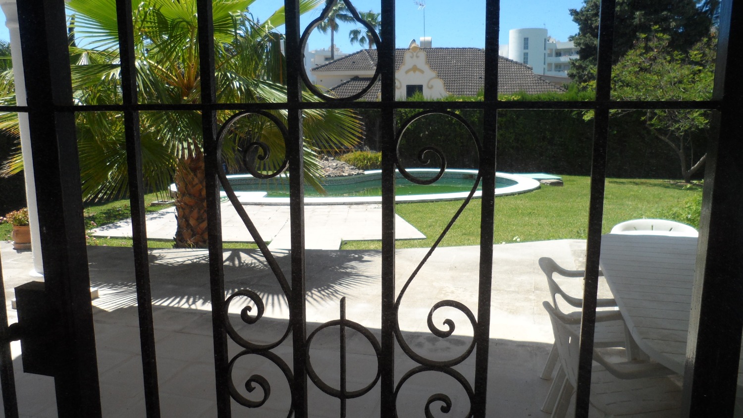 Вілла на продаж в Guadalmina Alta (Marbella)