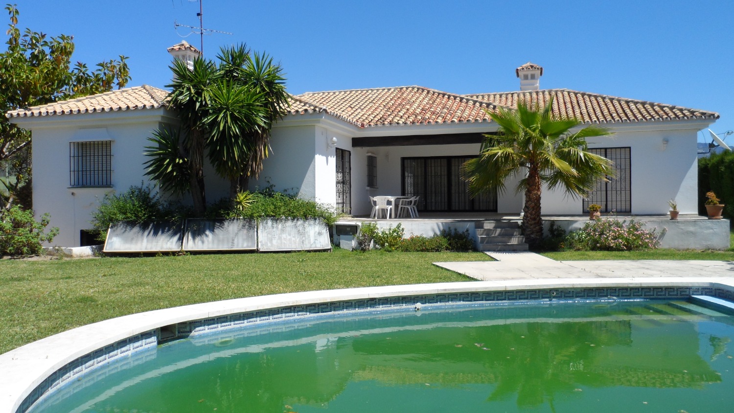 Вілла на продаж в Guadalmina Alta (Marbella)