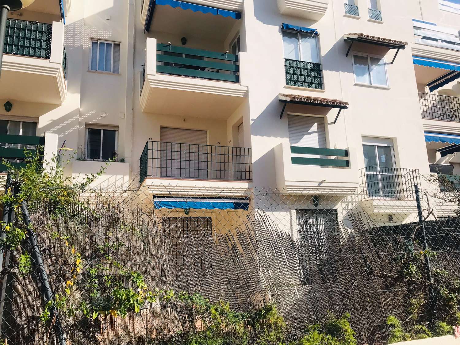 Charmig lägenhet till salu. Bra läge i närheten av Puerto Banus, Marbella.