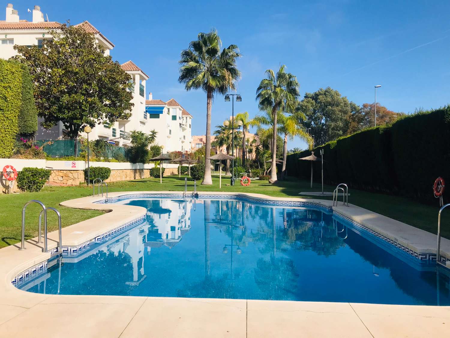 Charming Apartment For Sale. Convenient Location Nearby Puerto Banus, Marbella.
