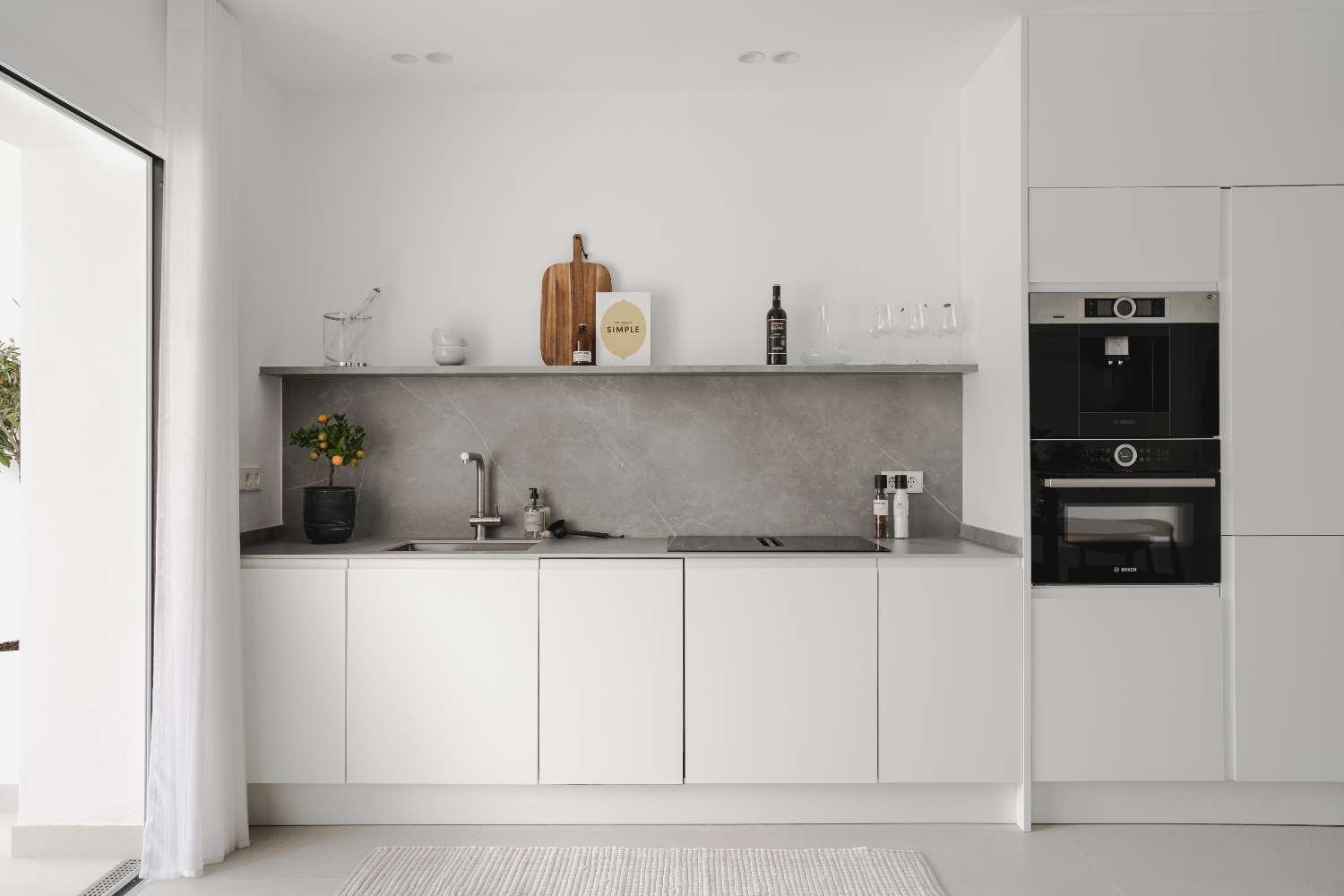 Un ambiente perfetto per crogiolarsi al sole, godersi una brezza rinfrescante o persino cenare sotto le stelle!