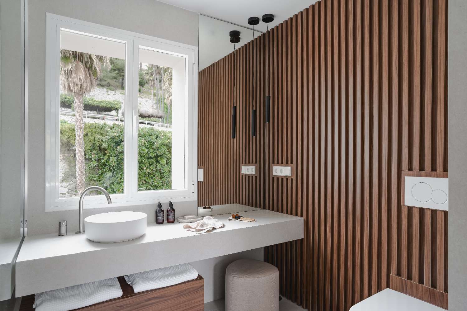 Un ambiente perfetto per crogiolarsi al sole, godersi una brezza rinfrescante o persino cenare sotto le stelle!