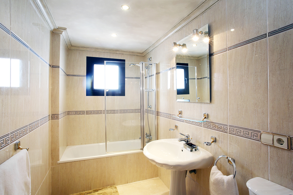 For rent. Apartment with sea views. Puerto Banus. Marbella.