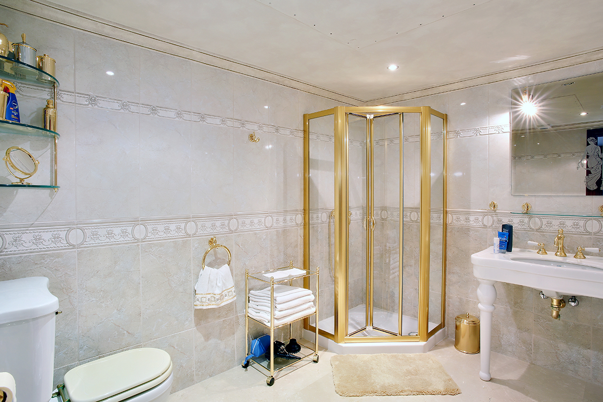 For rent. Apartment with sea views. Puerto Banus. Marbella.