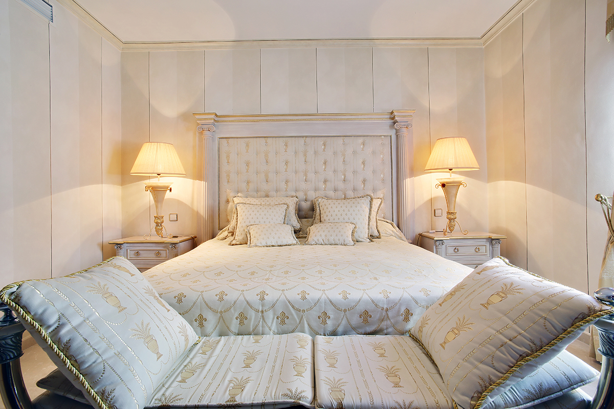 For rent. Apartment with sea views. Puerto Banus. Marbella.