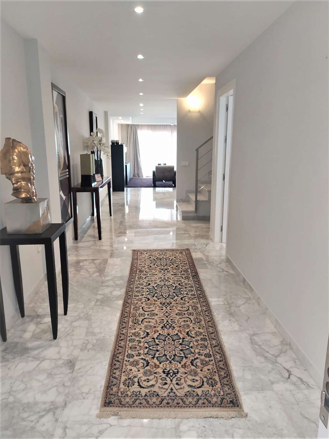 Puerto Banus, Marbella. Beachfront, Penthouse. Long-term rental.