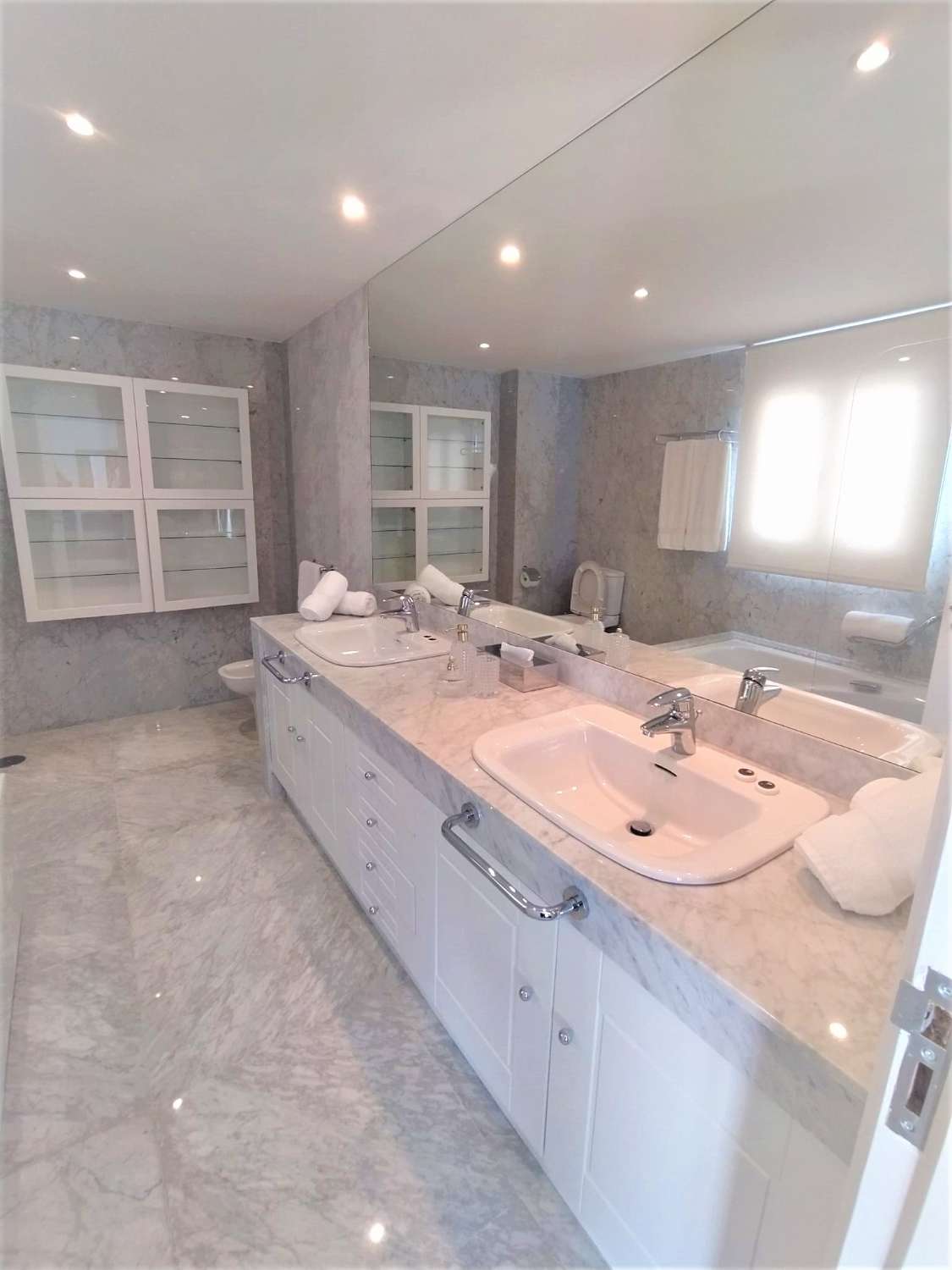 Puerto Banus, Marbella. Beachfront, Penthouse. Long-term rental.