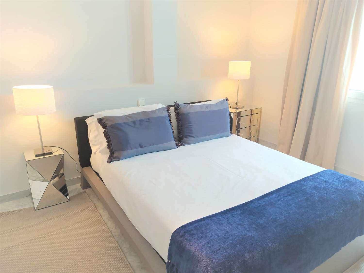 Puerto Banus, Marbella. Beachfront, Penthouse. Long-term rental.