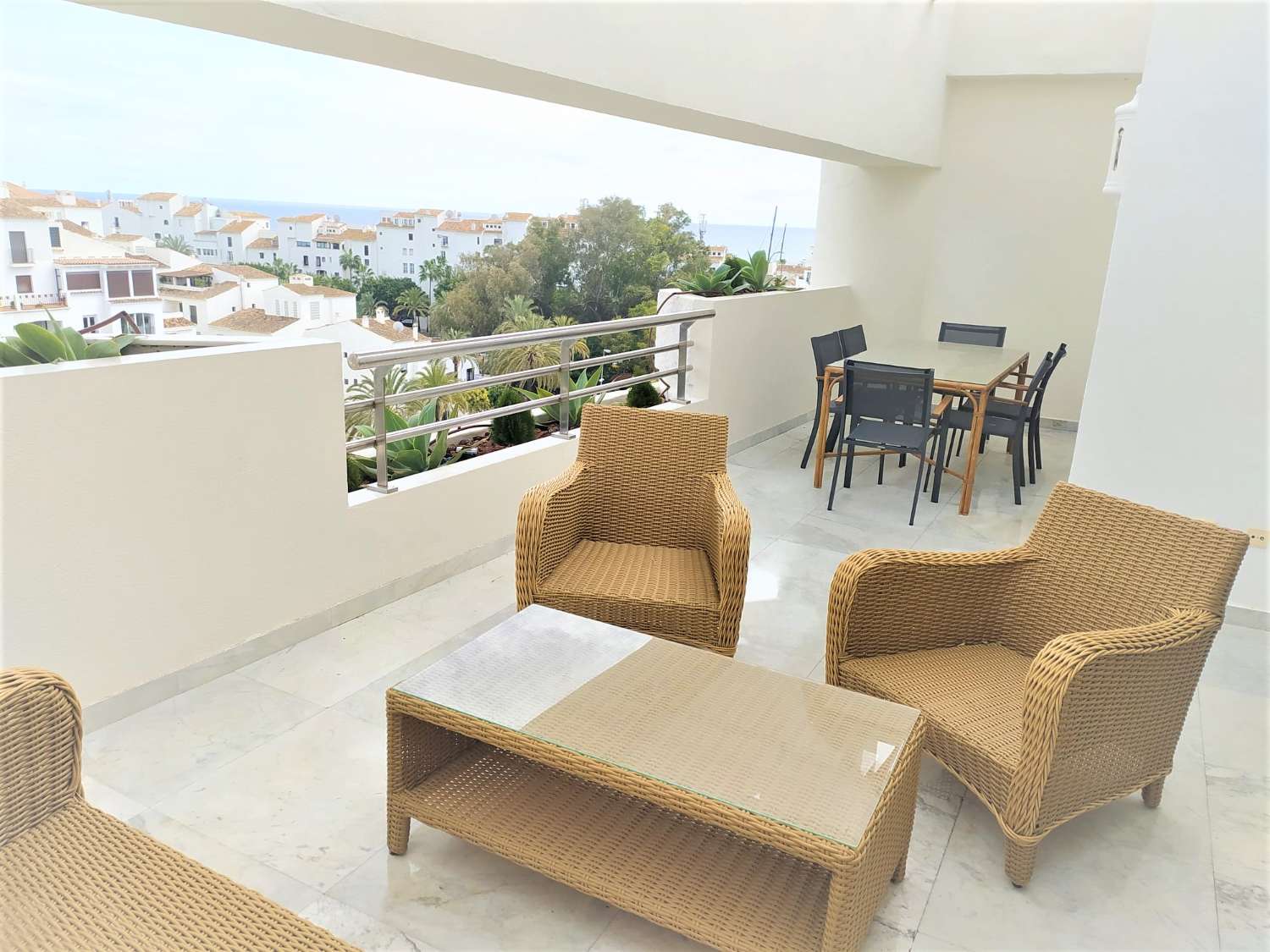 Puerto Banus, Marbella. Beachfront, Penthouse. Long-term rental.