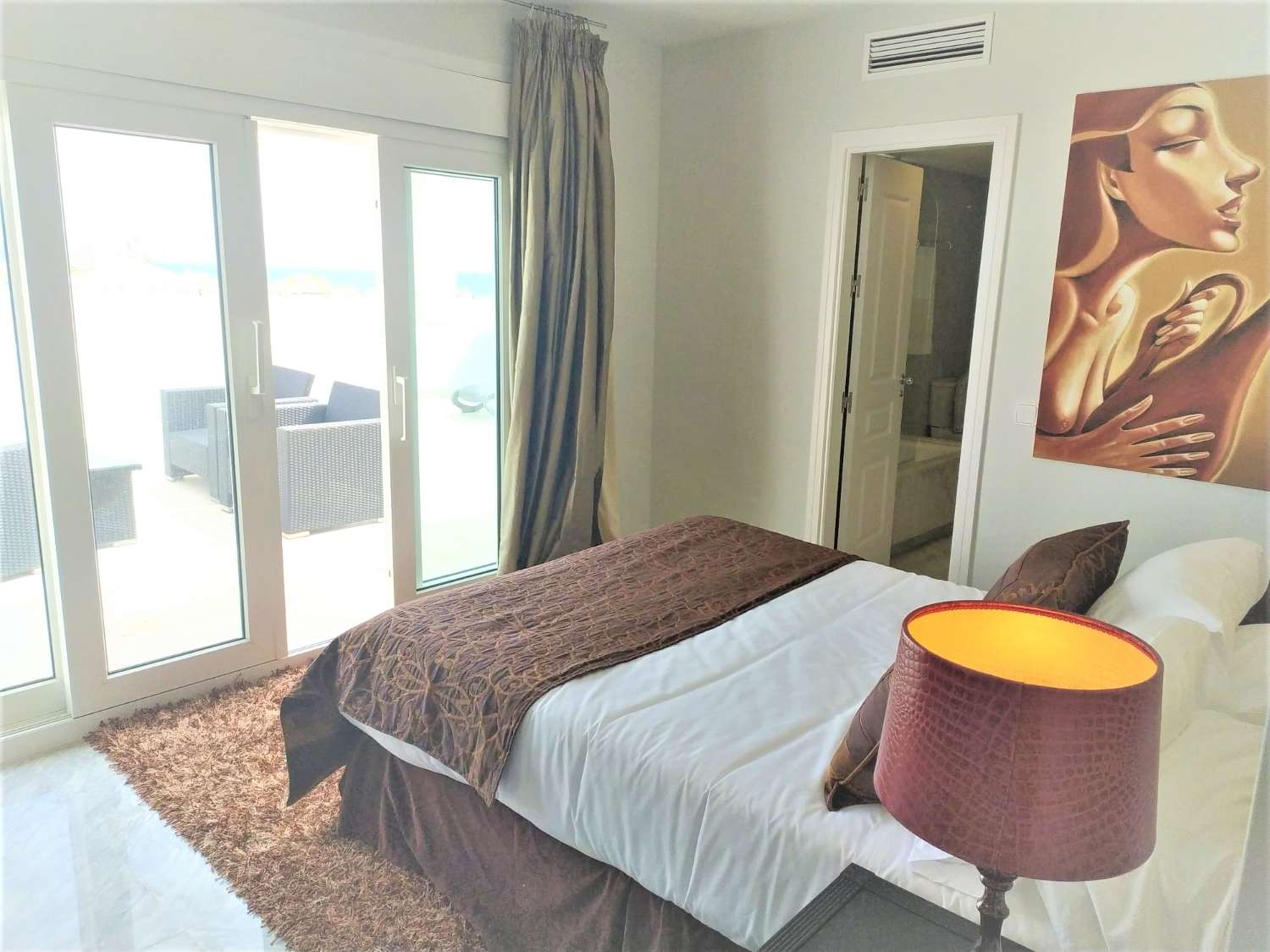 Puerto Banus, Marbella. Beachfront, Penthouse. Long-term rental.