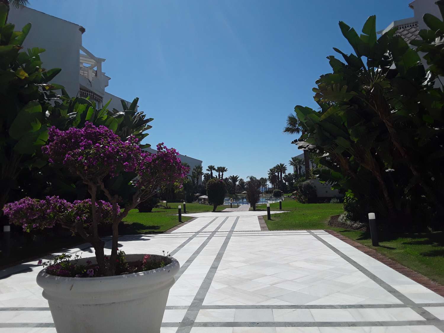 Apartment for rent in Puerto Banus, Marbella. Beachfront complex.