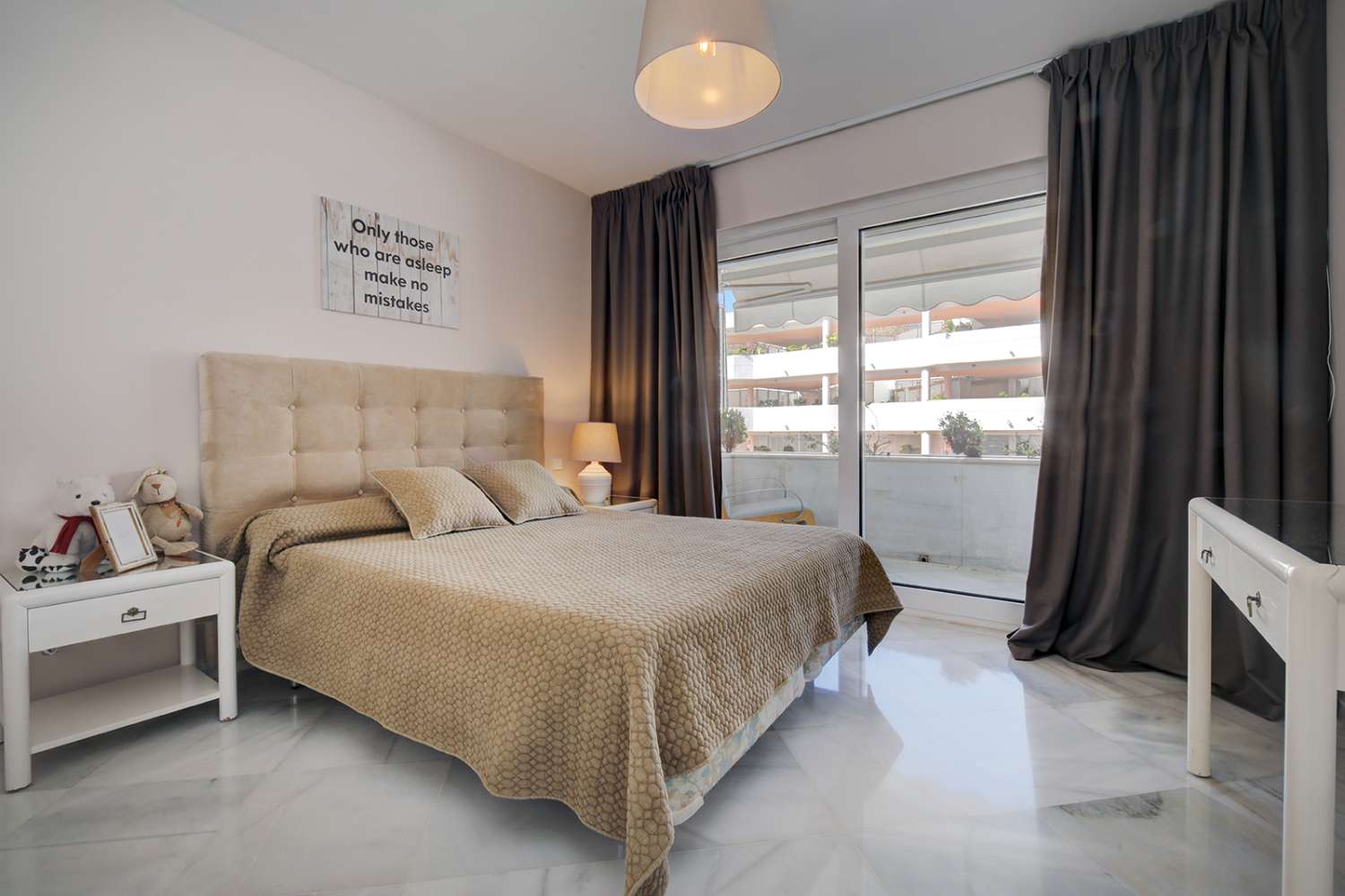 For rent apartment in Los Granados, Puerto Banus. First line beach complex, Marbella.