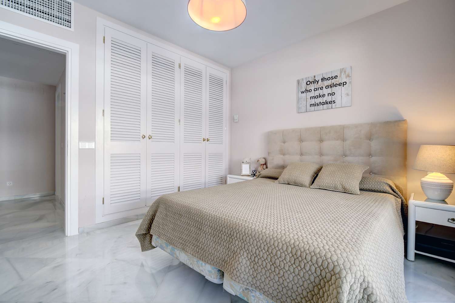 For rent apartment in Los Granados, Puerto Banus. First line beach complex, Marbella.