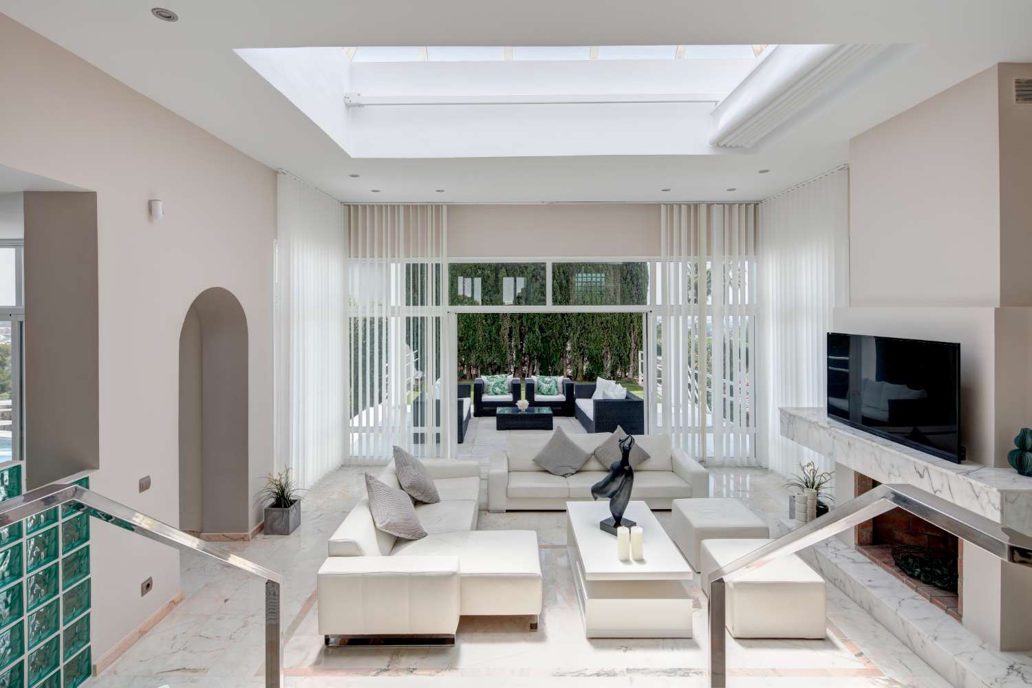 Villa à vendre à La Quinta, Benahavis.  Vue imprenable sur La Concha, la Méditerranée et la côte africaine.