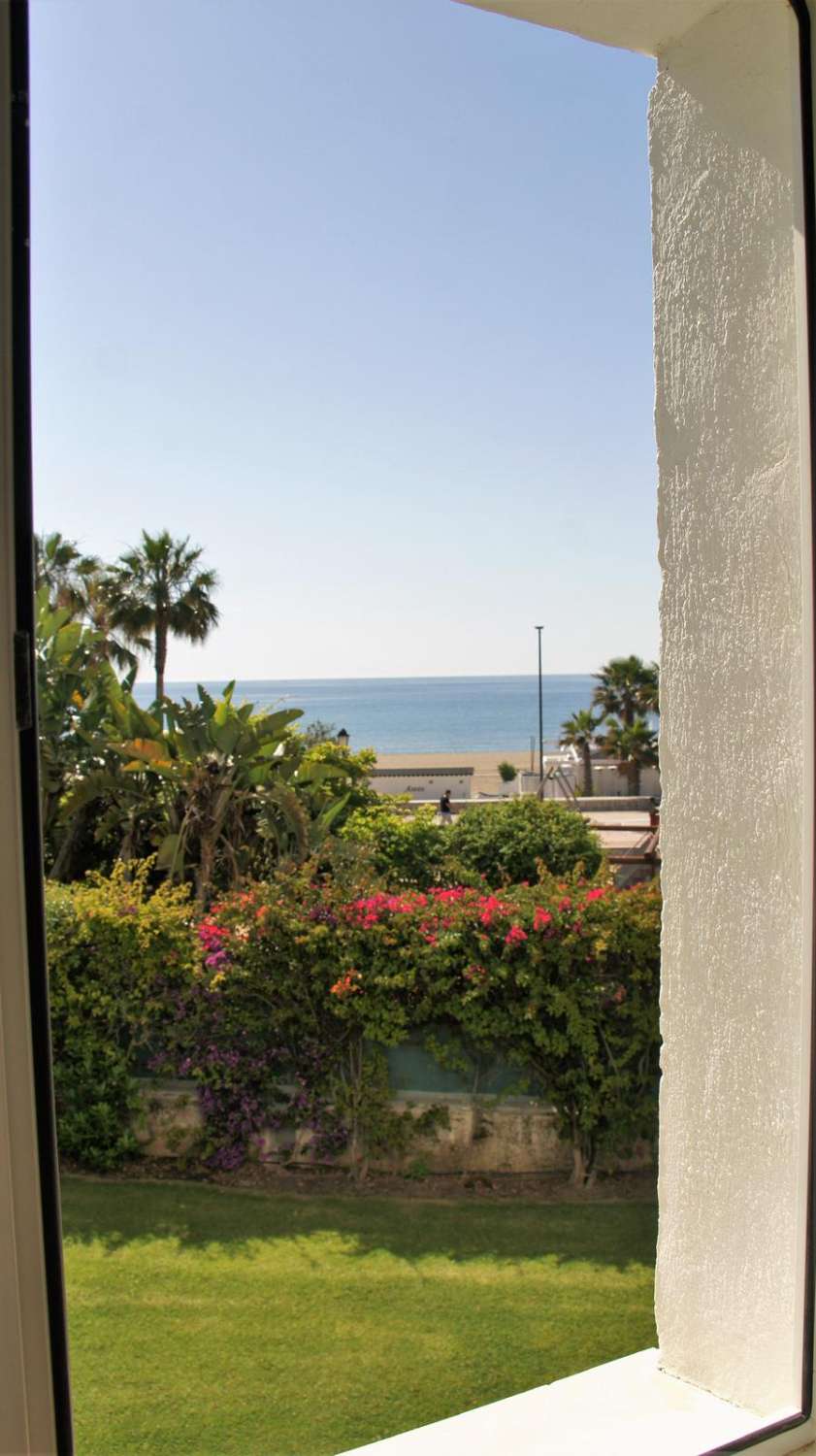 Ferienvermietung. Wohnung mit Blick auf das Meer. Puerto Banús, Marbella.