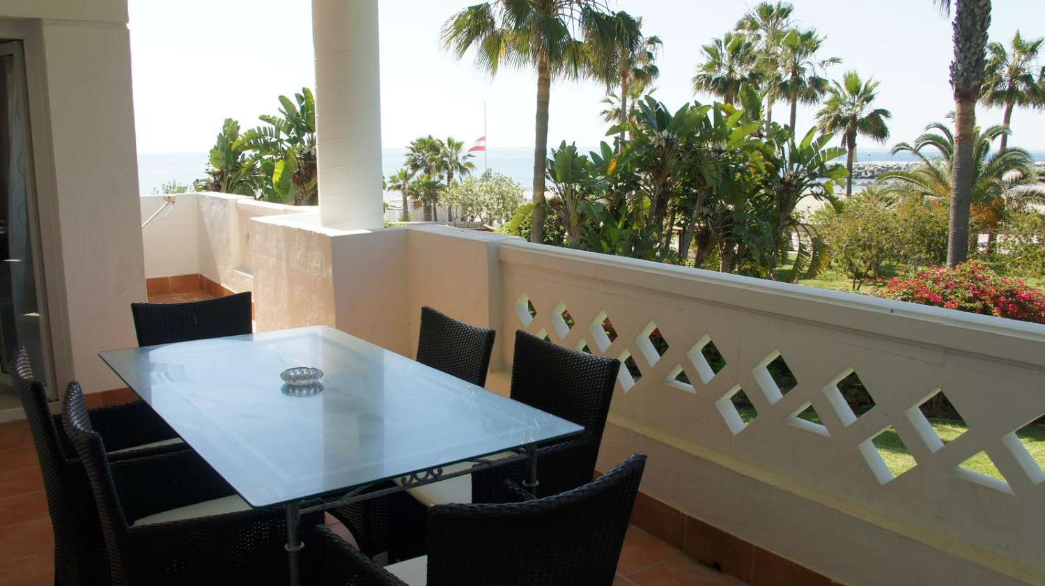 Location de vacances. Appartement avec vue sur la mer. Puerto Banus, Marbella.