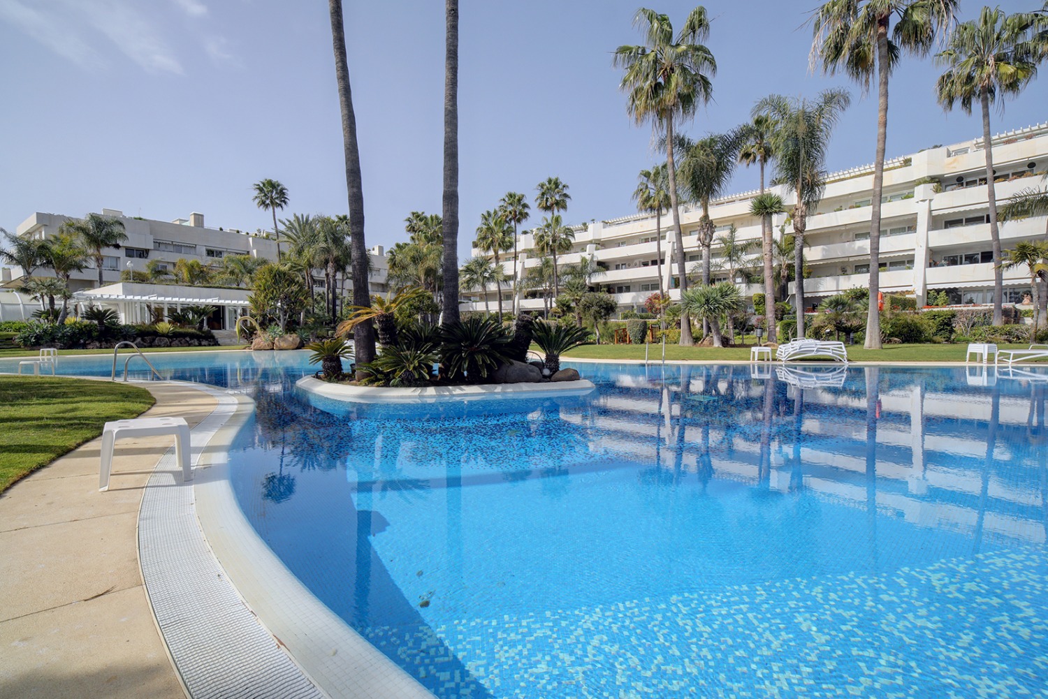 Los Granados Puerto Banus, 4 bedrooms, sea view