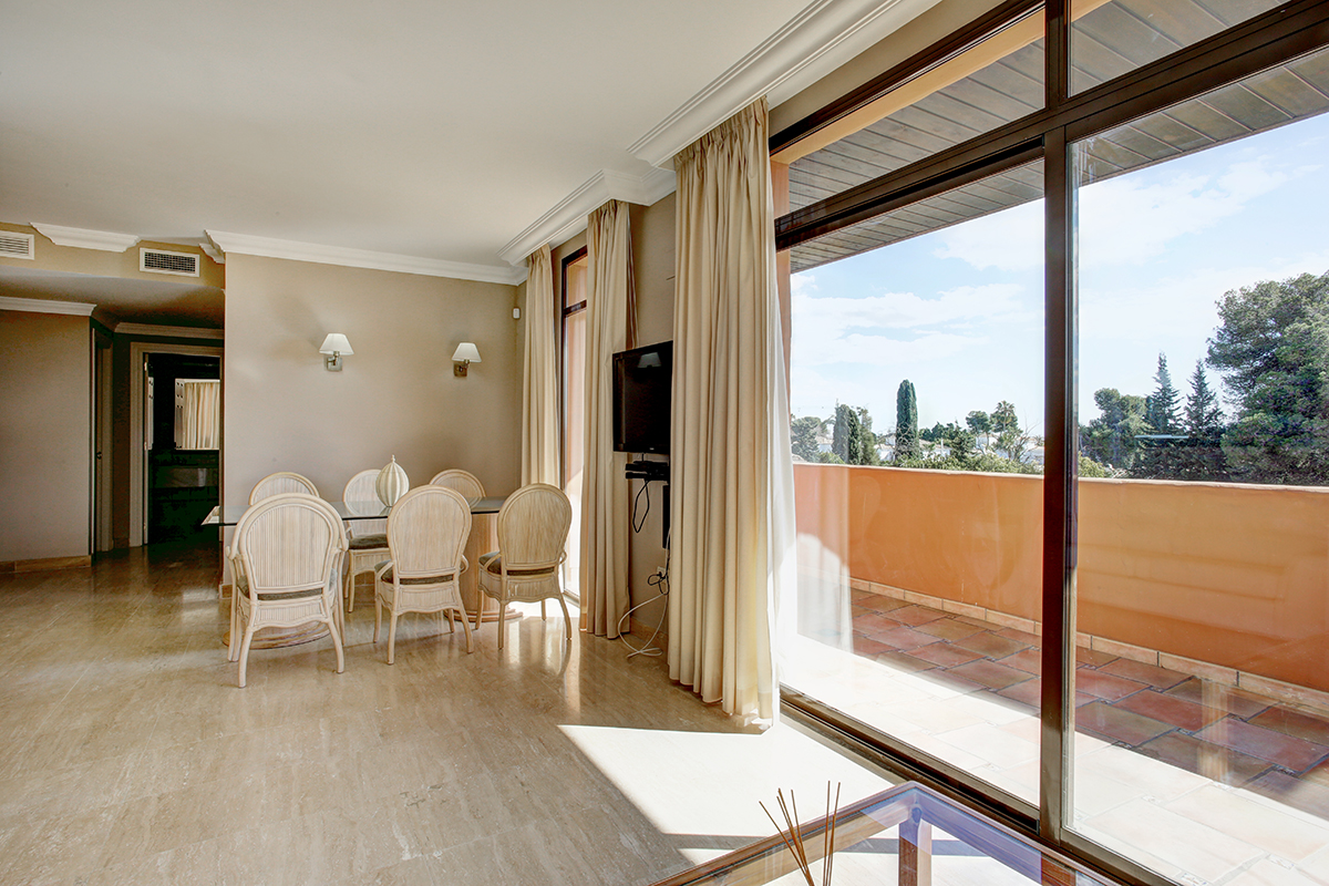 Sea views, 2 bedrooms. Hotel, Estepona