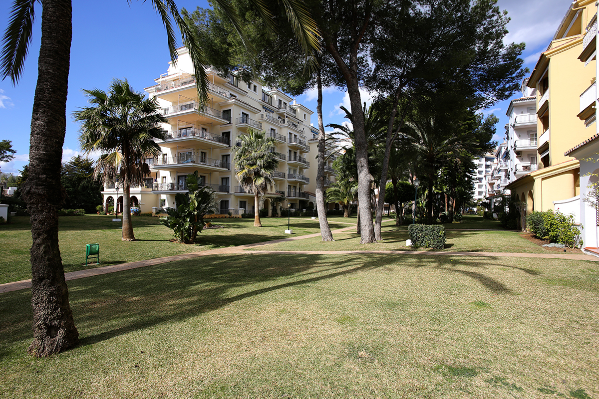 Available immediately, beachfront, sea views, Puerto Banus