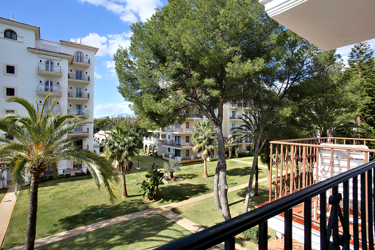 Available immediately, beachfront, sea views, Puerto Banus