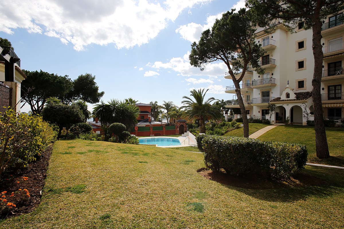 Available immediately, beachfront, sea views, Puerto Banus