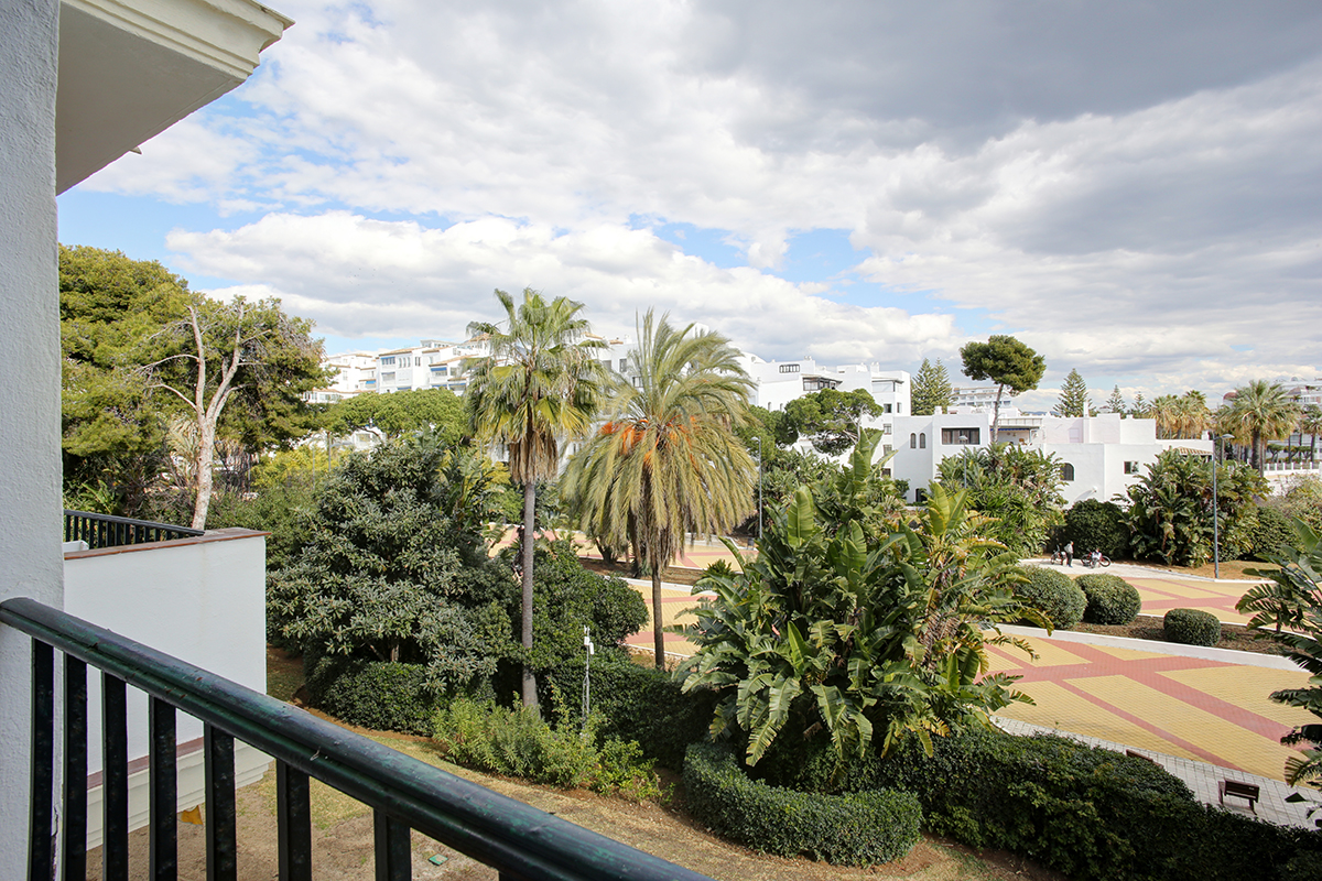 Available immediately, beachfront, sea views, Puerto Banus