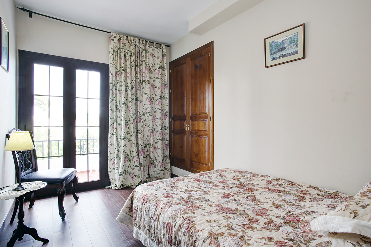 Available immediately, beachfront, sea views, Puerto Banus