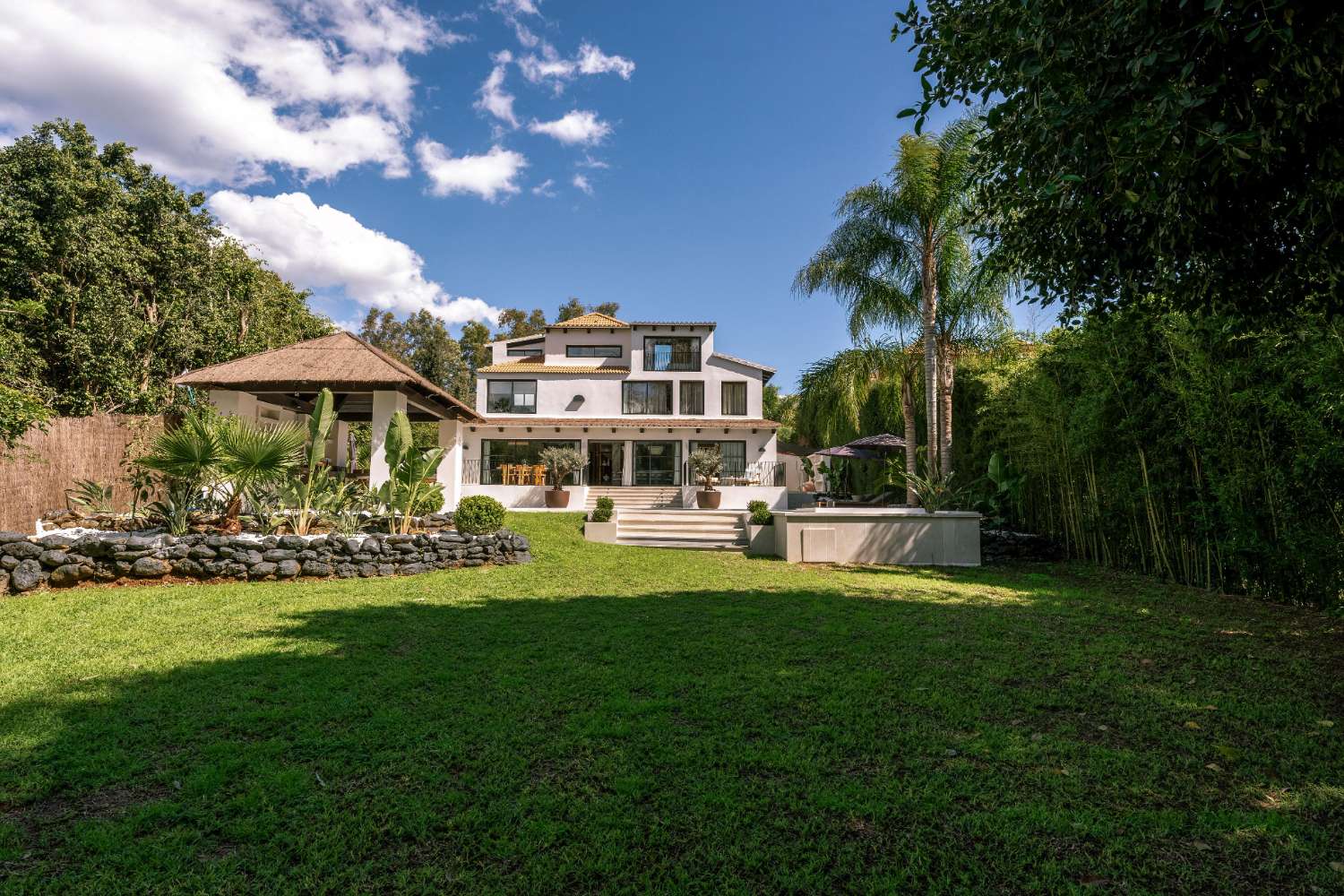 Villa for sale in Nueva Andalucia, Marbella. Recently renovated.