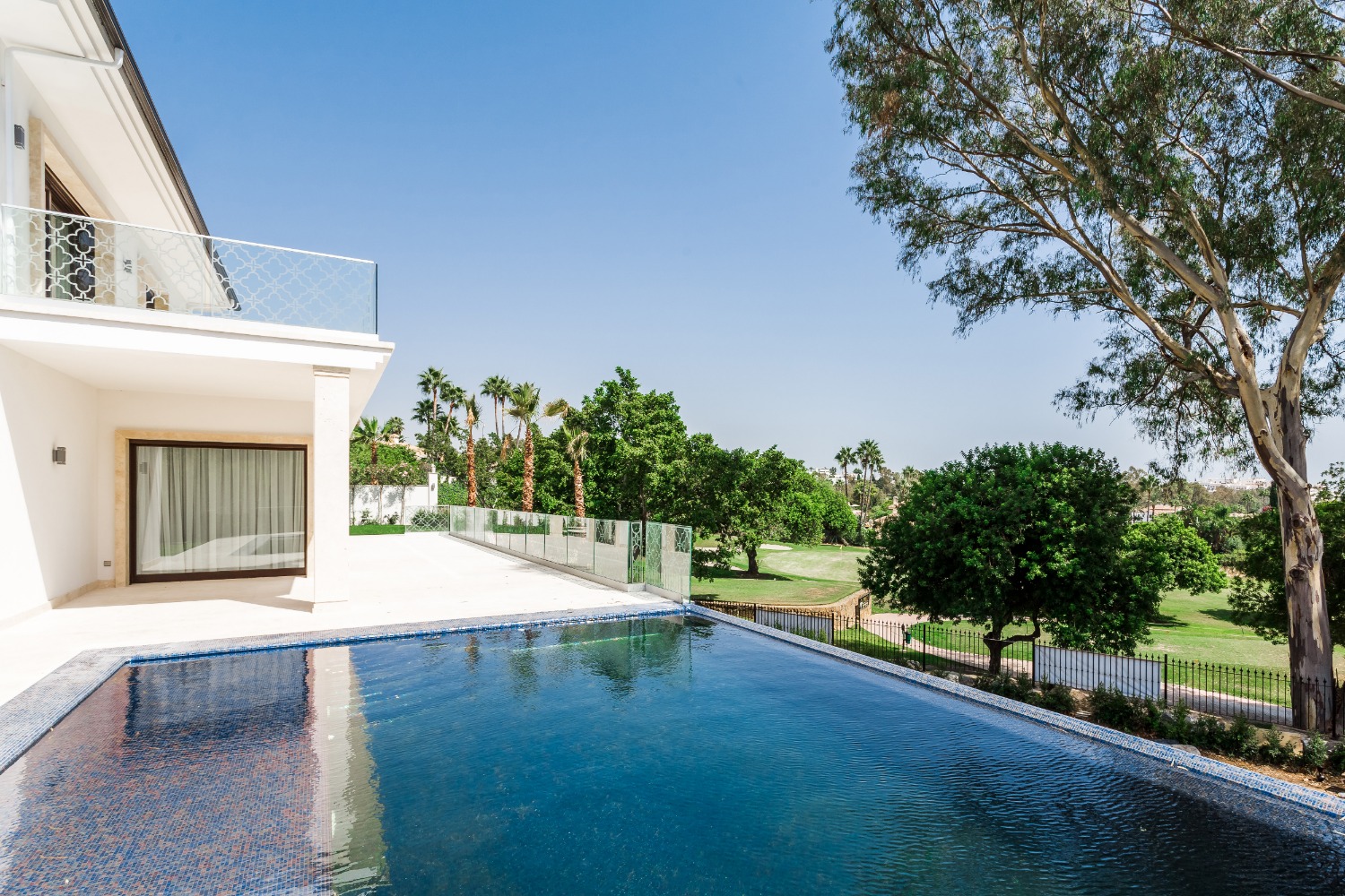 Вілла на продаж в Nueva Andalucía (Marbella)