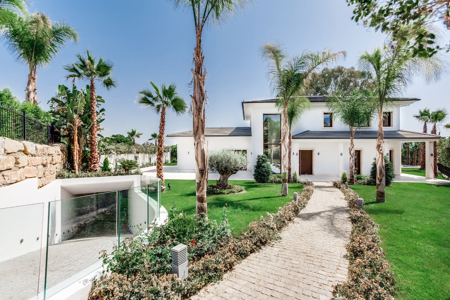 Вілла на продаж в Nueva Andalucía (Marbella)