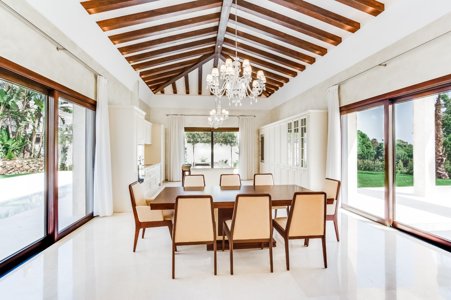 Вілла на продаж в Nueva Andalucía (Marbella)