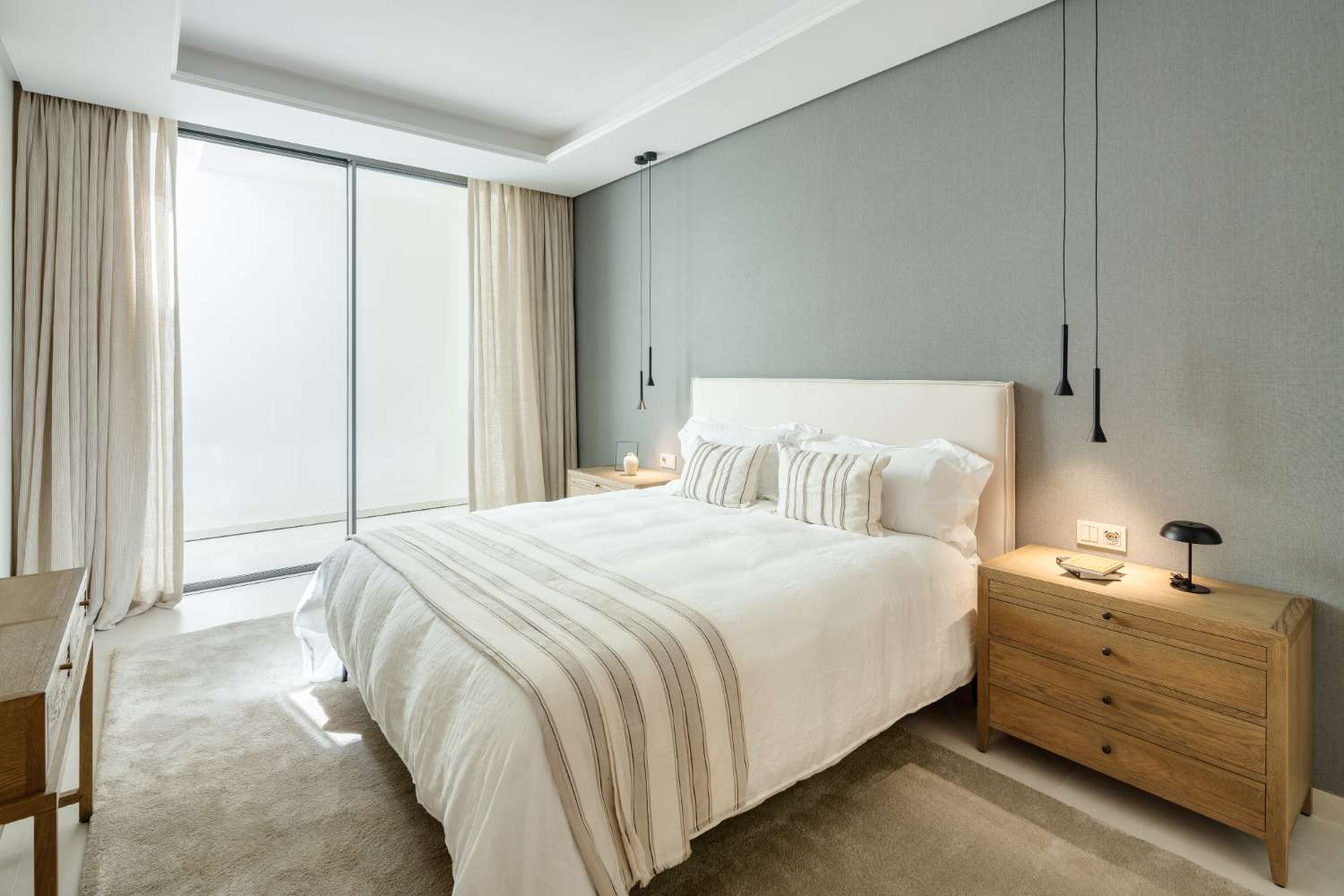 For sale, Frontline Golf Villa in Las Brisas, Nueva Andalucia, Marbella.