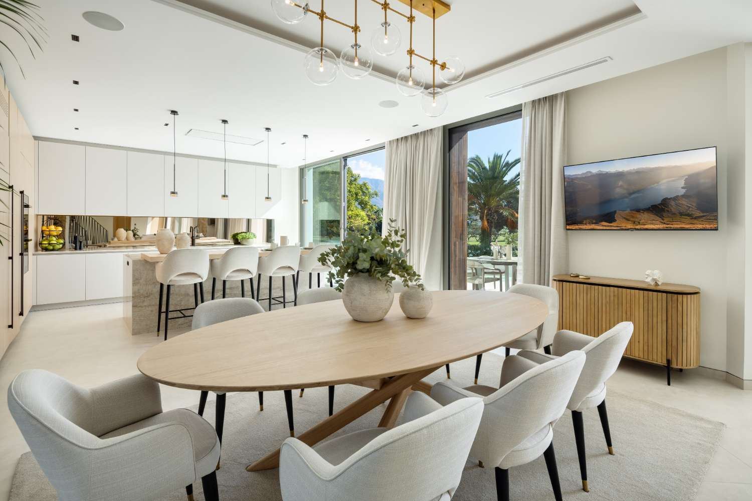 For sale, Frontline Golf Villa in Las Brisas, Nueva Andalucia, Marbella.