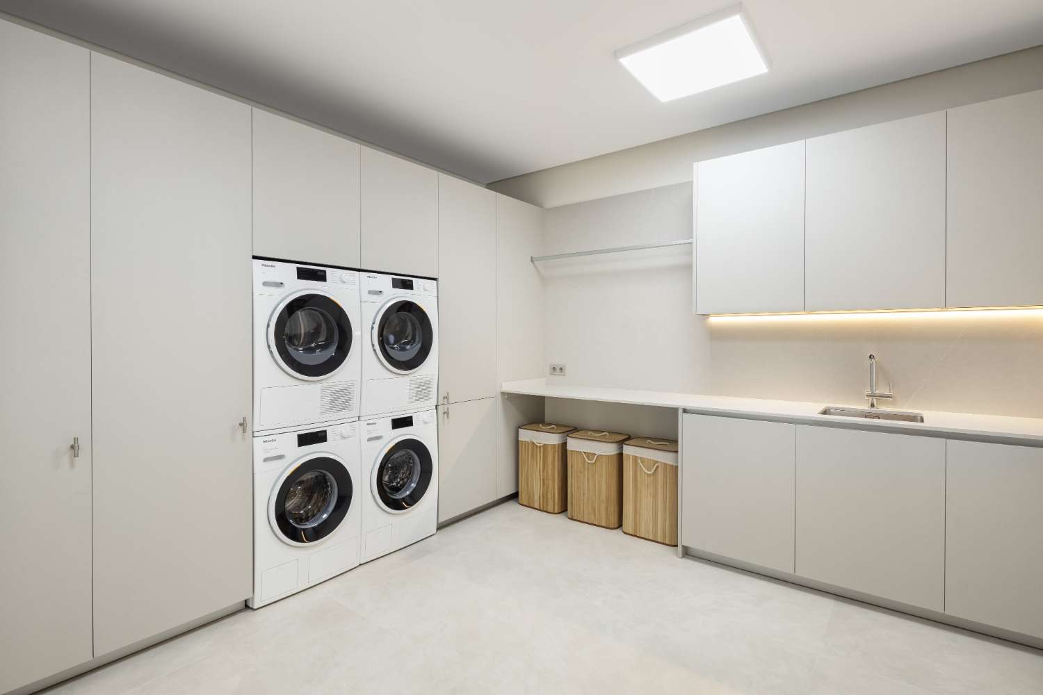 For sale, Frontline Golf Villa in Las Brisas, Nueva Andalucia, Marbella.