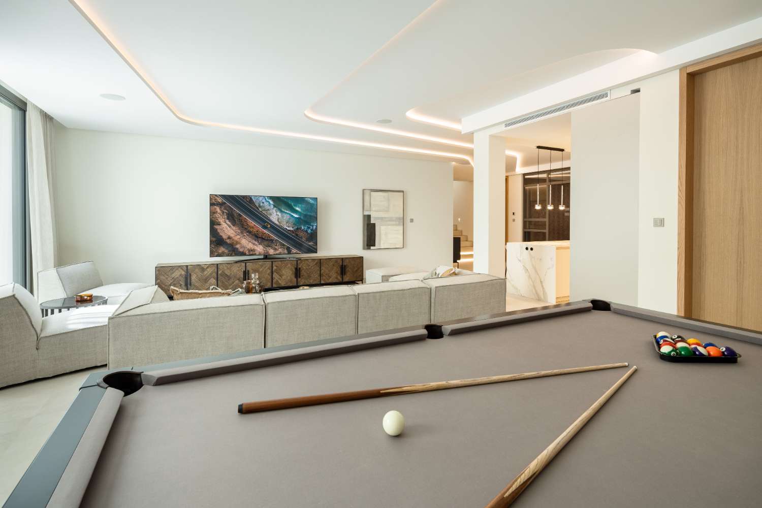 For sale, Frontline Golf Villa in Las Brisas, Nueva Andalucia, Marbella.