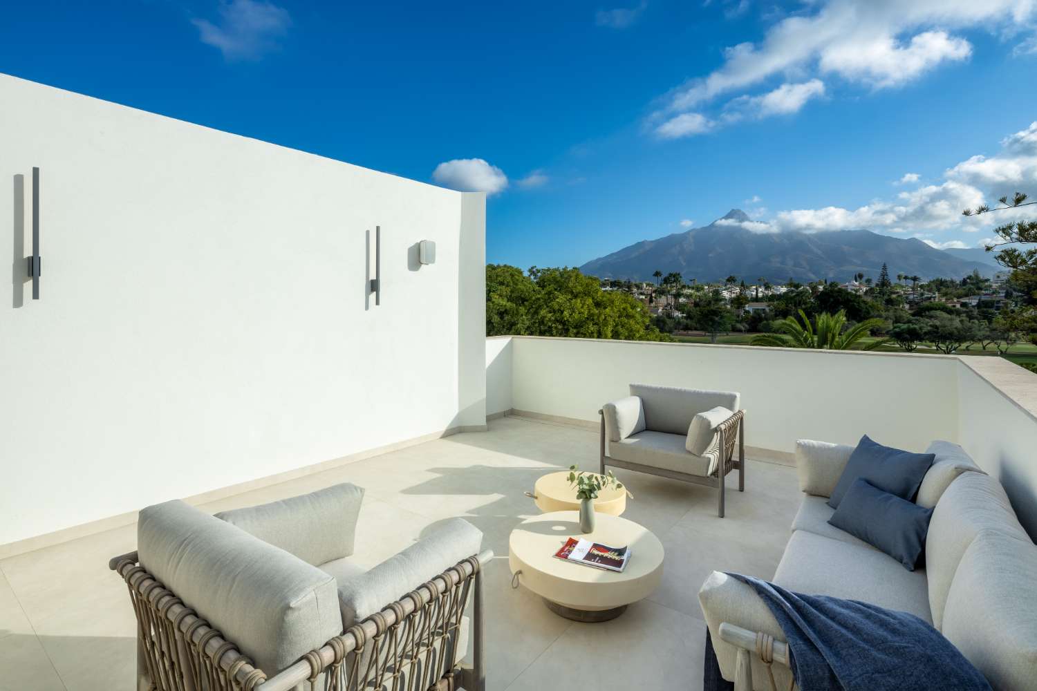 For sale, Frontline Golf Villa in Las Brisas, Nueva Andalucia, Marbella.