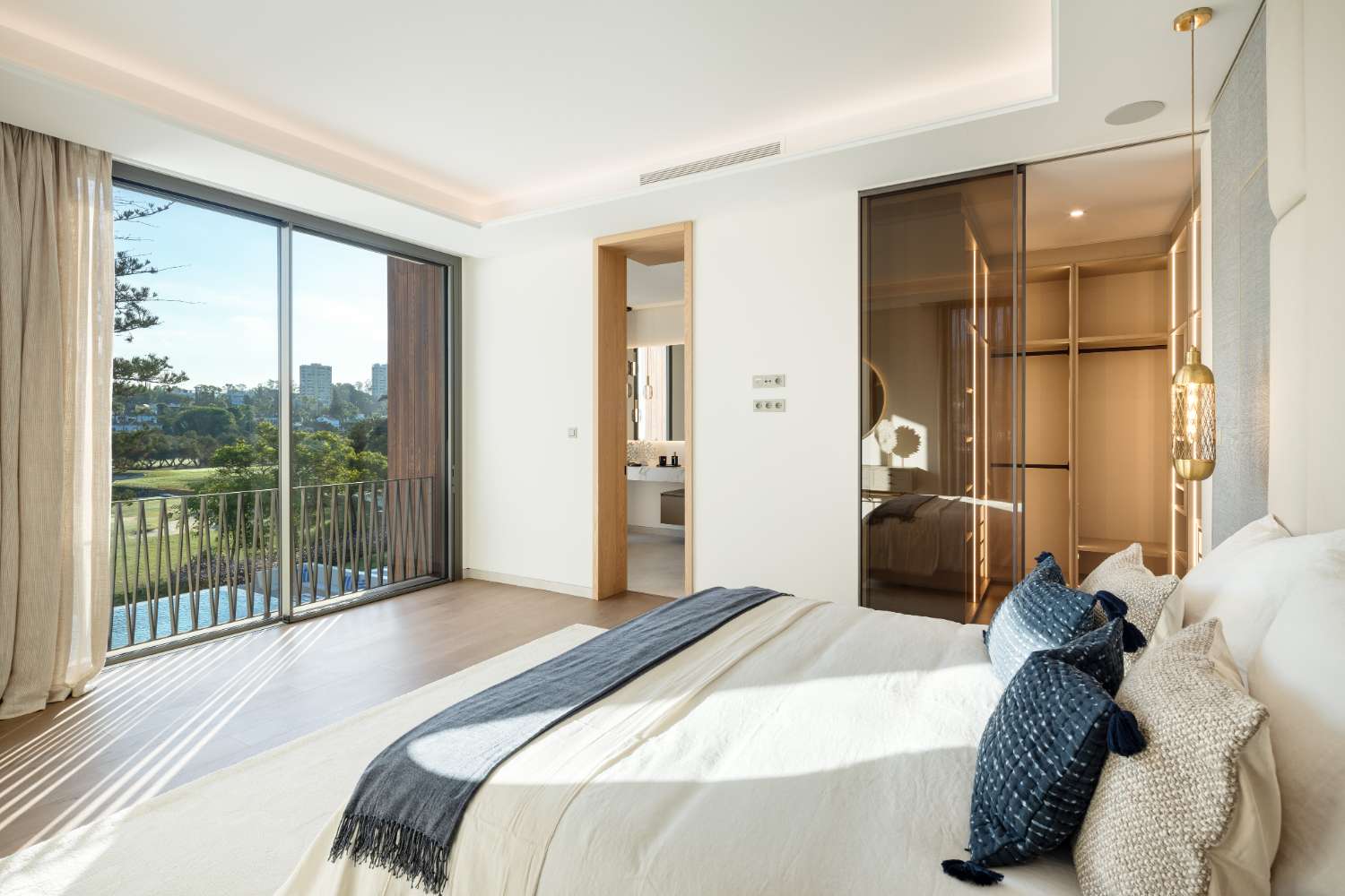 For sale, Frontline Golf Villa in Las Brisas, Nueva Andalucia, Marbella.